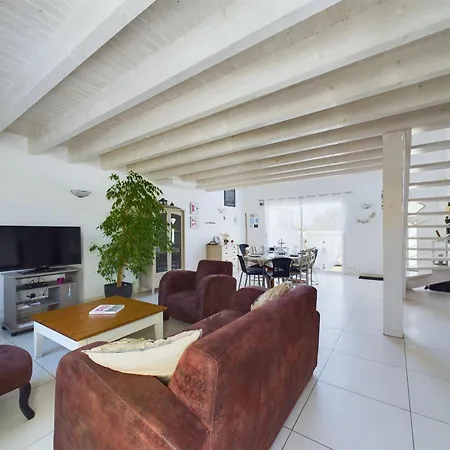 Maison Pour 8 Avec Jardin A 600m De La Holiday home